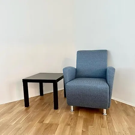 Spacious 3 Bedroom House In City Centre Semesterbostad Narpio