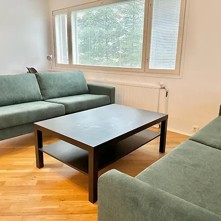 Spacious 3 Bedroom House In City Centre