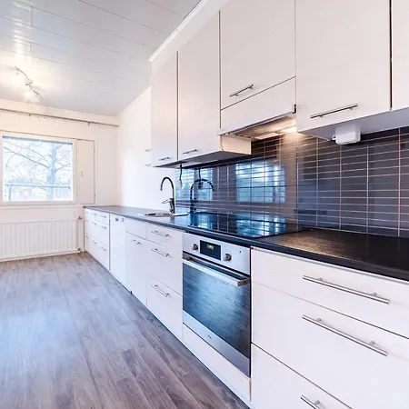 Semesterbostad Spacious 3 Bedroom House In City Centre