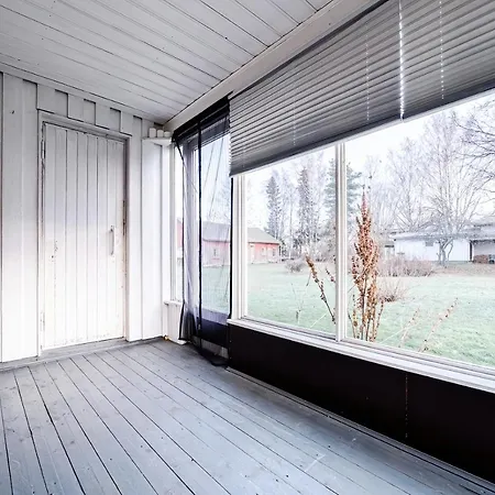 Spacious 3 Bedroom House In City Centre